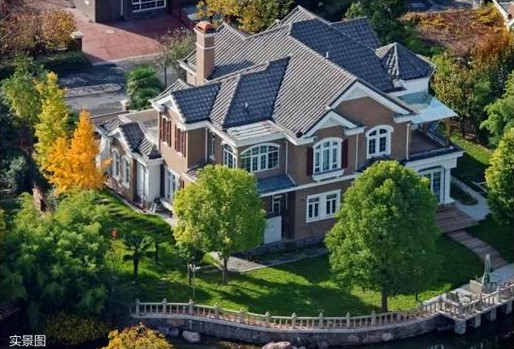 院子愈大，，，，，，，愈从容